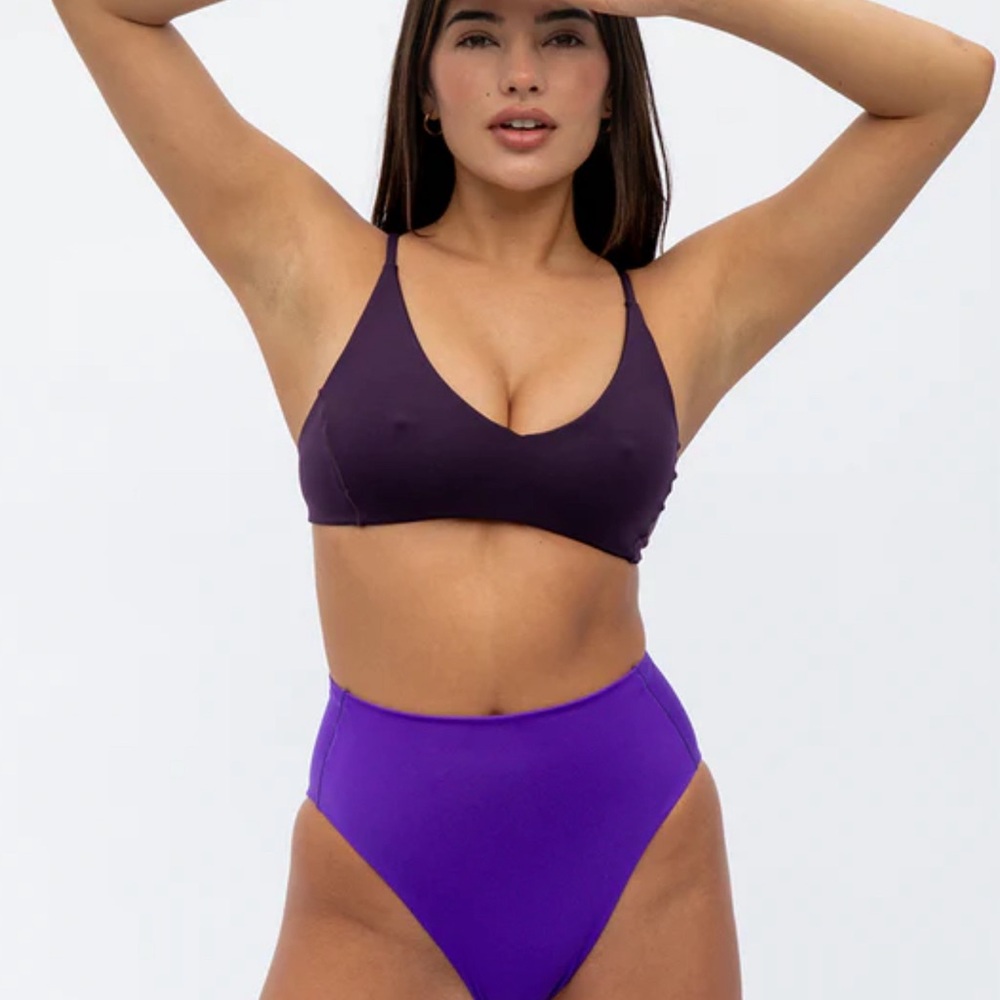 Left on Friday Hi Hi Bottom NWT